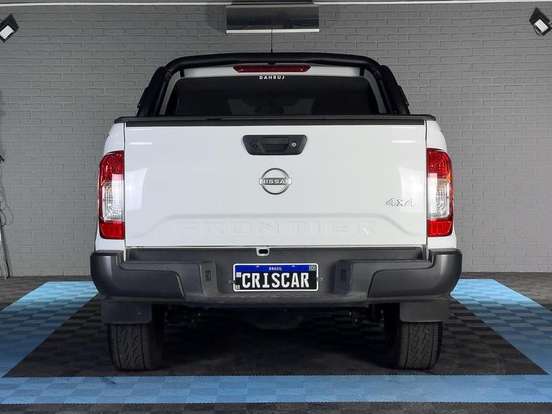 NISSAN-FRONTIER-2024