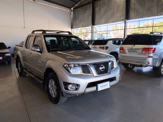 NISSAN FRONTIER 2.5 PLATINUM 4X4 CD TURBO ELETRONIC DIESEL 4P AUTOMÁTICO