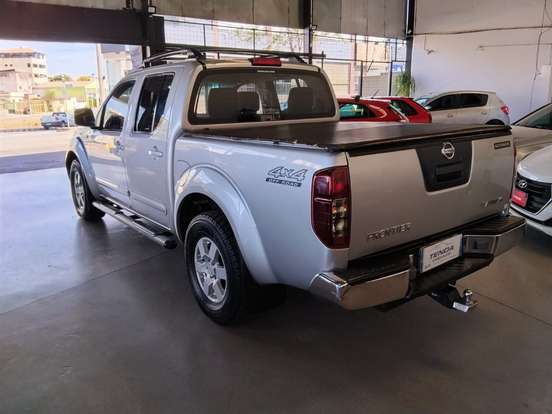 NISSAN-FRONTIER-2.5 PLATINUM 4X4 CD TURBO ELETRONIC DIESEL 4P AUTOMÁTICO NISSAN-FRONTIER-2014