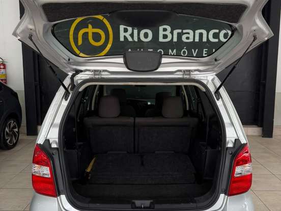 NISSAN-GRAND LIVINA-1.8 S 16V FLEX 4P MANUAL NISSAN-GRAND LIVINA-2012