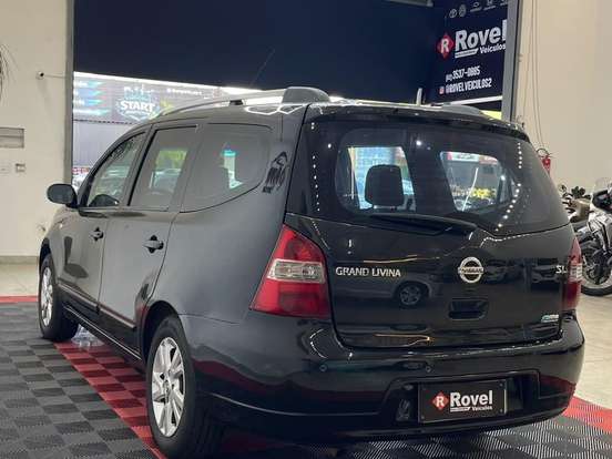 NISSAN-GRAND LIVINA-1.8 SL 16V FLEX 4P AUTOMÁTICO NISSAN-GRAND LIVINA-2013