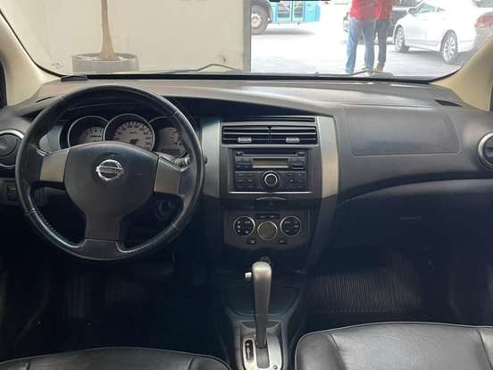 NISSAN-GRAND LIVINA-1.8 SL 16V FLEX 4P AUTOMÁTICO NISSAN-GRAND LIVINA-2013