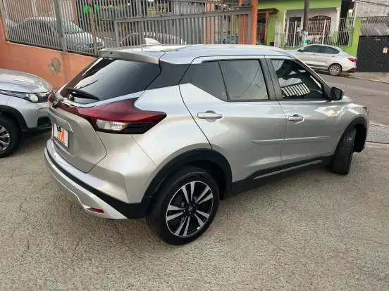 NISSAN-KICKS-2023