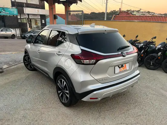 NISSAN-KICKS-2023