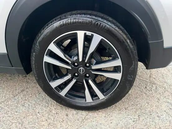 NISSAN-KICKS-2023