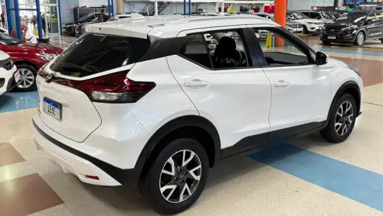 NISSAN-KICKS-2023