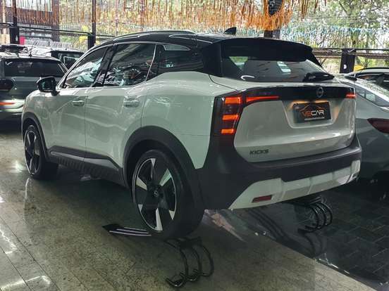 NISSAN-KICKS-2025