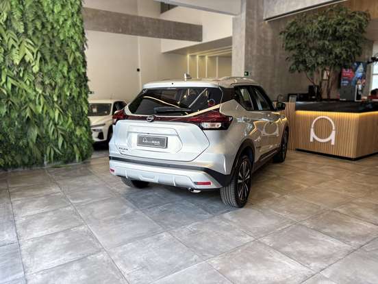 NISSAN-KICKS-2023
