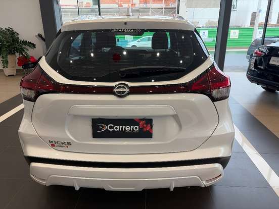 NISSAN-KICKS-2023