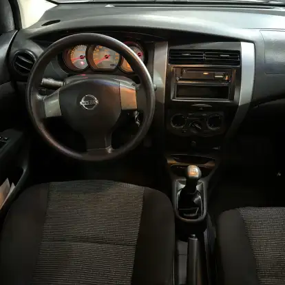 NISSAN-LIVINA-2012