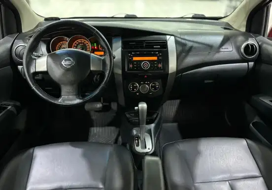 NISSAN-LIVINA-2011