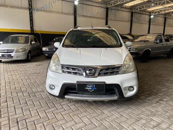 NISSAN-LIVINA-2013