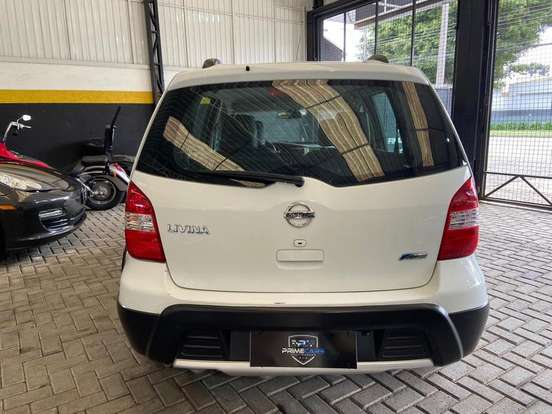 NISSAN-LIVINA-2013