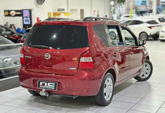NISSAN-LIVINA-2011