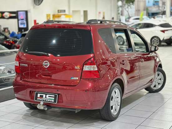 NISSAN-LIVINA-1.8 SL 16V FLEX 4P AUTOMÁTICO NISSAN-LIVINA-2011