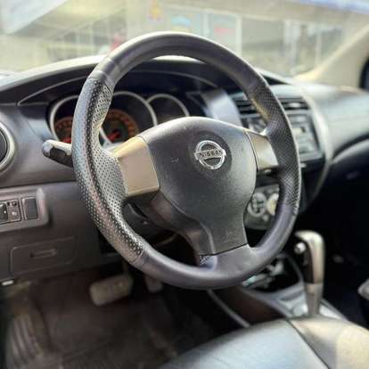 NISSAN-LIVINA-1.8 SL 16V FLEX 4P AUTOMÁTICO NISSAN-LIVINA-2011