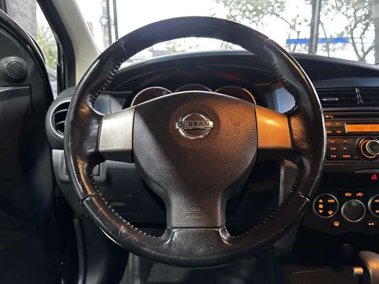NISSAN-LIVINA-1.8 SL X-GEAR 16V FLEX 4P AUTOMÁTICO NISSAN-LIVINA-2013