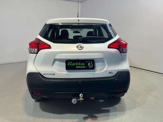 NISSAN-MARCH-1.6 SL 16V FLEX 4P XTRONIC NISSAN-MARCH-2016