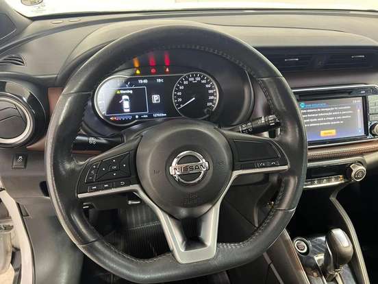 NISSAN-MARCH-2016