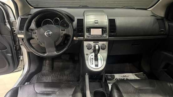 NISSAN-SENTRA-2010