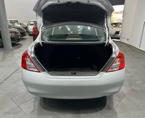NISSAN-VERSA-2012