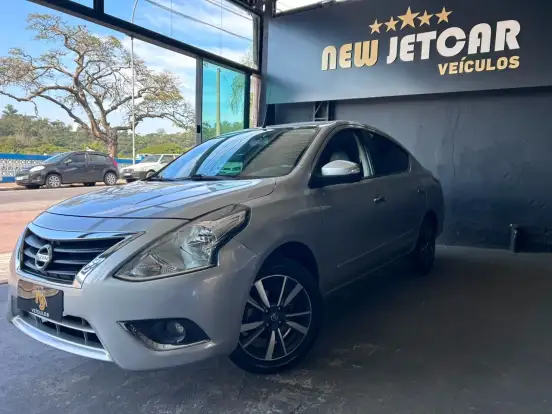 NISSAN-VERSA-2018