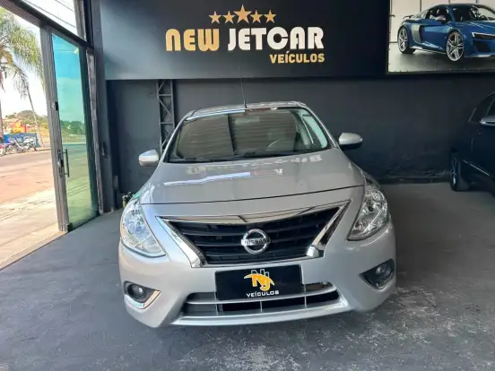 NISSAN-VERSA-2018