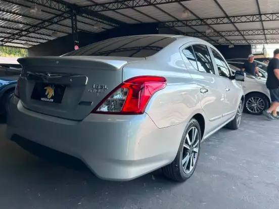 NISSAN-VERSA-2018