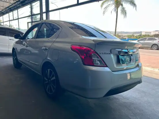 NISSAN-VERSA-2018