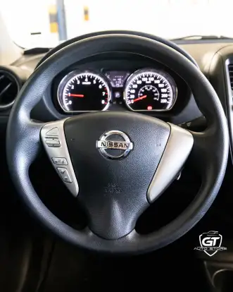 NISSAN-VERSA-2021
