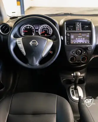 NISSAN-VERSA-2021