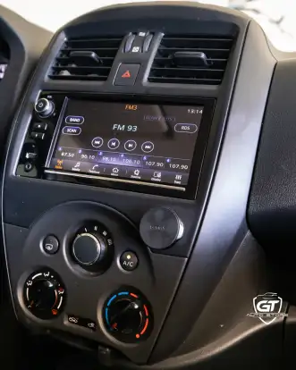 NISSAN-VERSA-2021