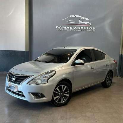 NISSAN-VERSA-2017