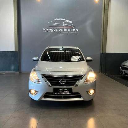 NISSAN-VERSA-2017