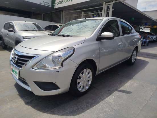 NISSAN-VERSA-2019