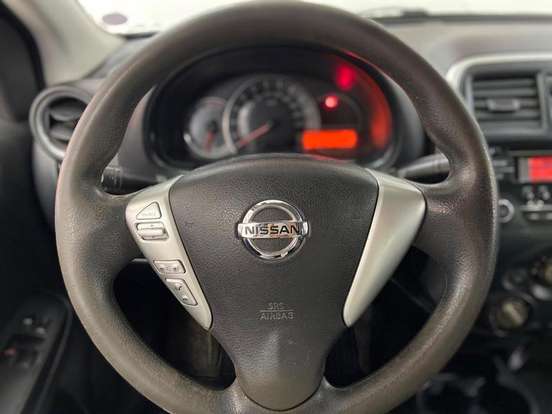 NISSAN-VERSA-2015