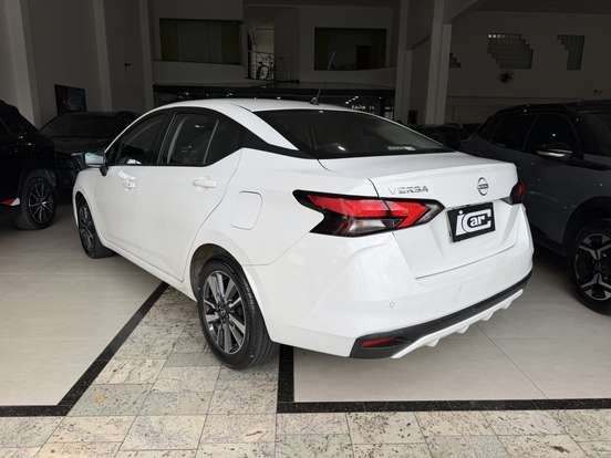 NISSAN-VERSA-2024