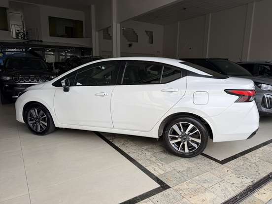 NISSAN-VERSA-2024