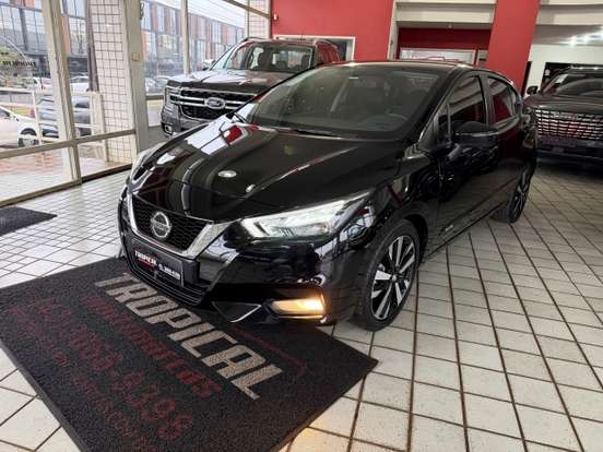 NISSAN-VERSA-2022