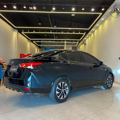 NISSAN-VERSA-2023