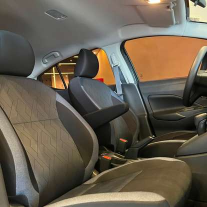 NISSAN-VERSA-2023