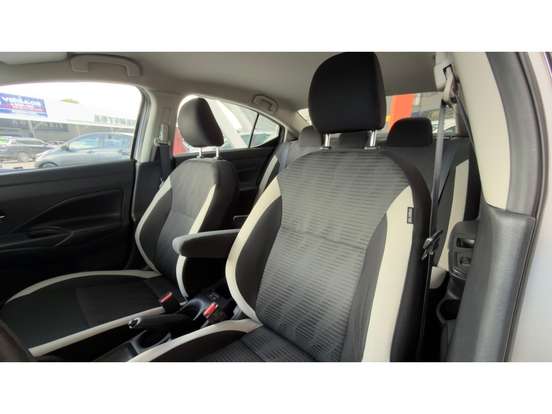 NISSAN-VERSA-2023