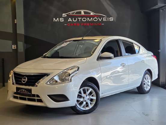 NISSAN-VERSA-2017