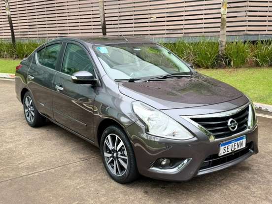 NISSAN-VERSA-2020