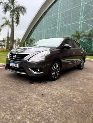 NISSAN-VERSA-2020