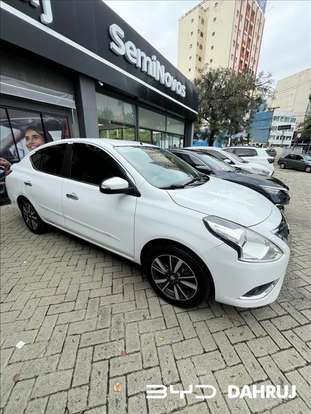 NISSAN-VERSA-2019