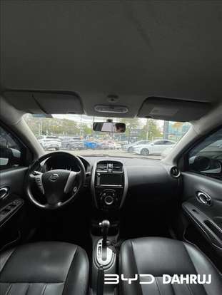 NISSAN-VERSA-2019