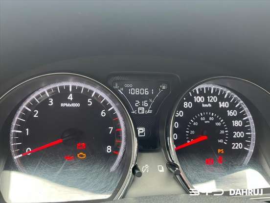 NISSAN-VERSA-2019