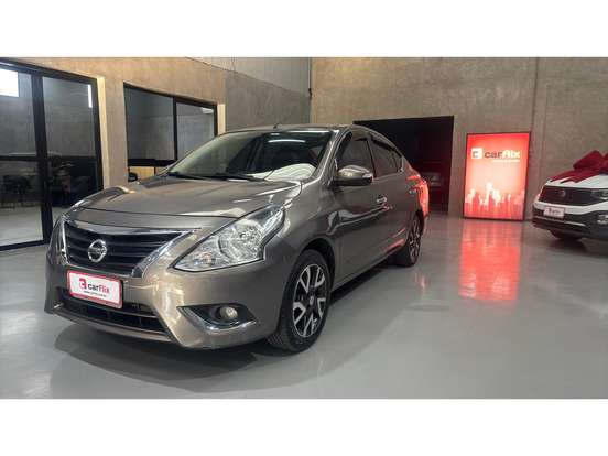 NISSAN-VERSA-2017
