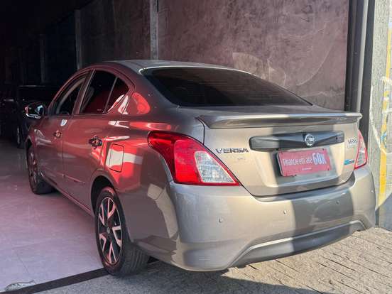 NISSAN-VERSA-2016